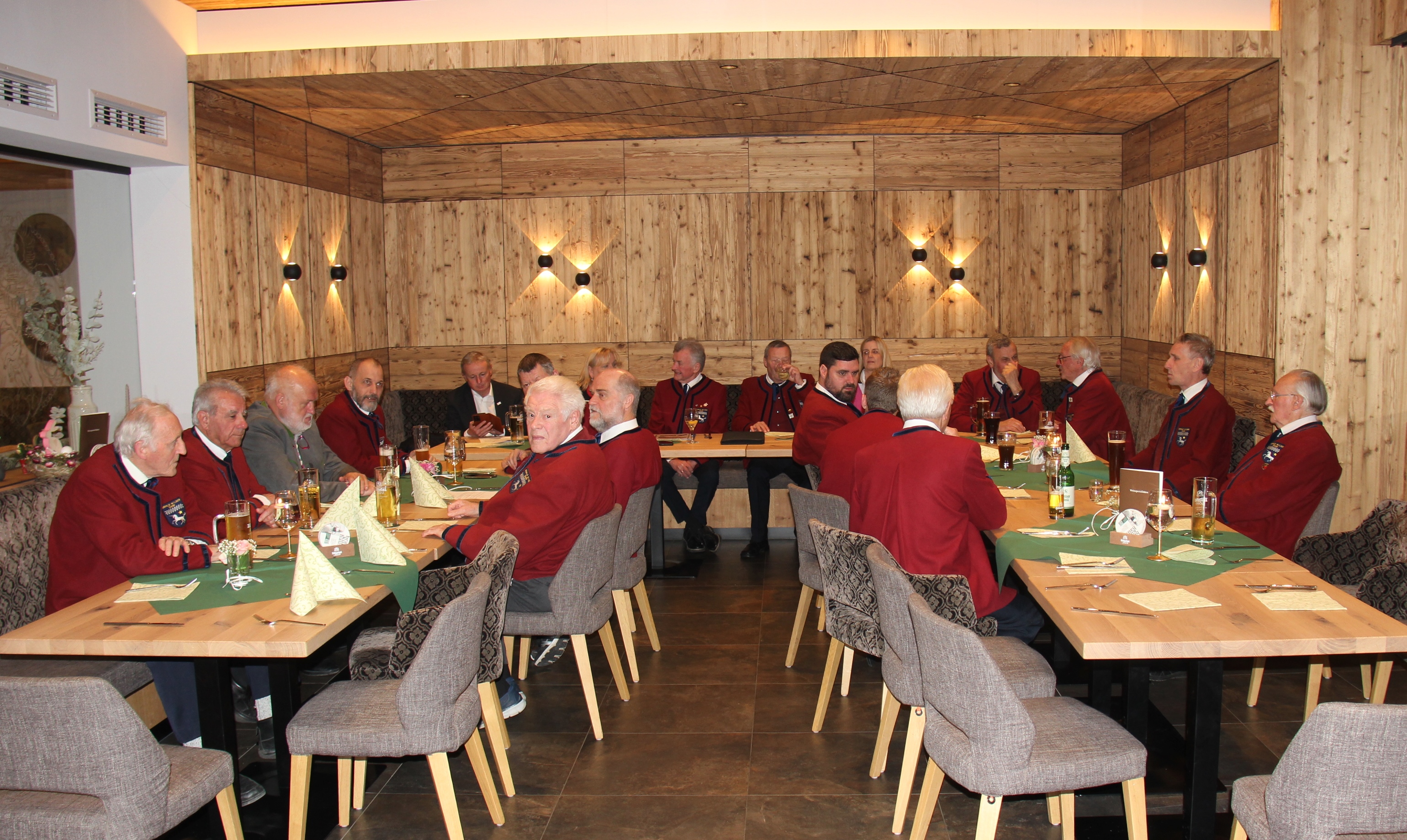 Gruppenfoto im Saal